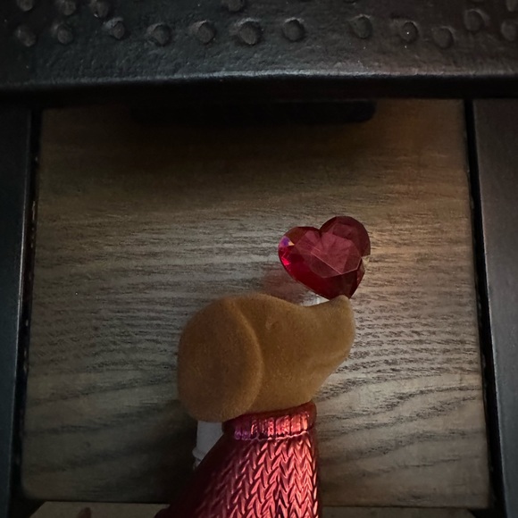 Bath & Body Works Brown Dog Wallflower with Red Heart - Picture 3 of 3